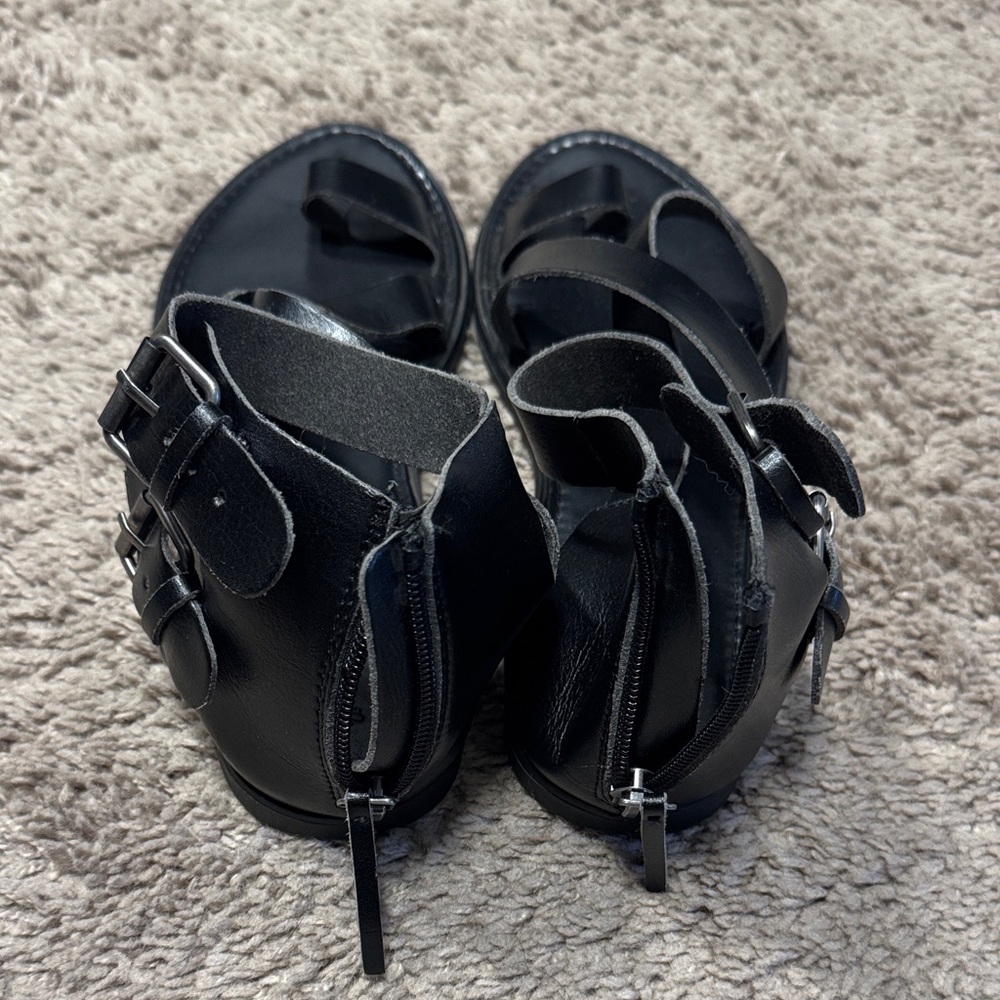Universal Thread Black Strappy Sandals - Picture 2 of 3